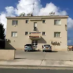 Peaceful Apartment With Double Bed - Oak Breeze